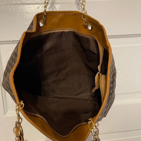 Handbag - Picture 2 of 3